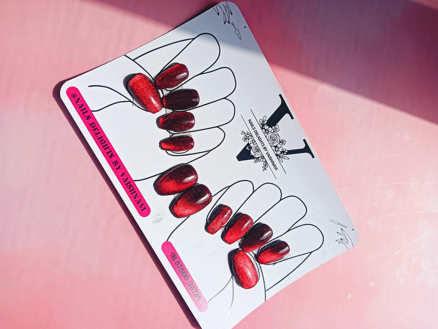 Red Velvet Cat Eye Press-On Nail Set πΎβ¨