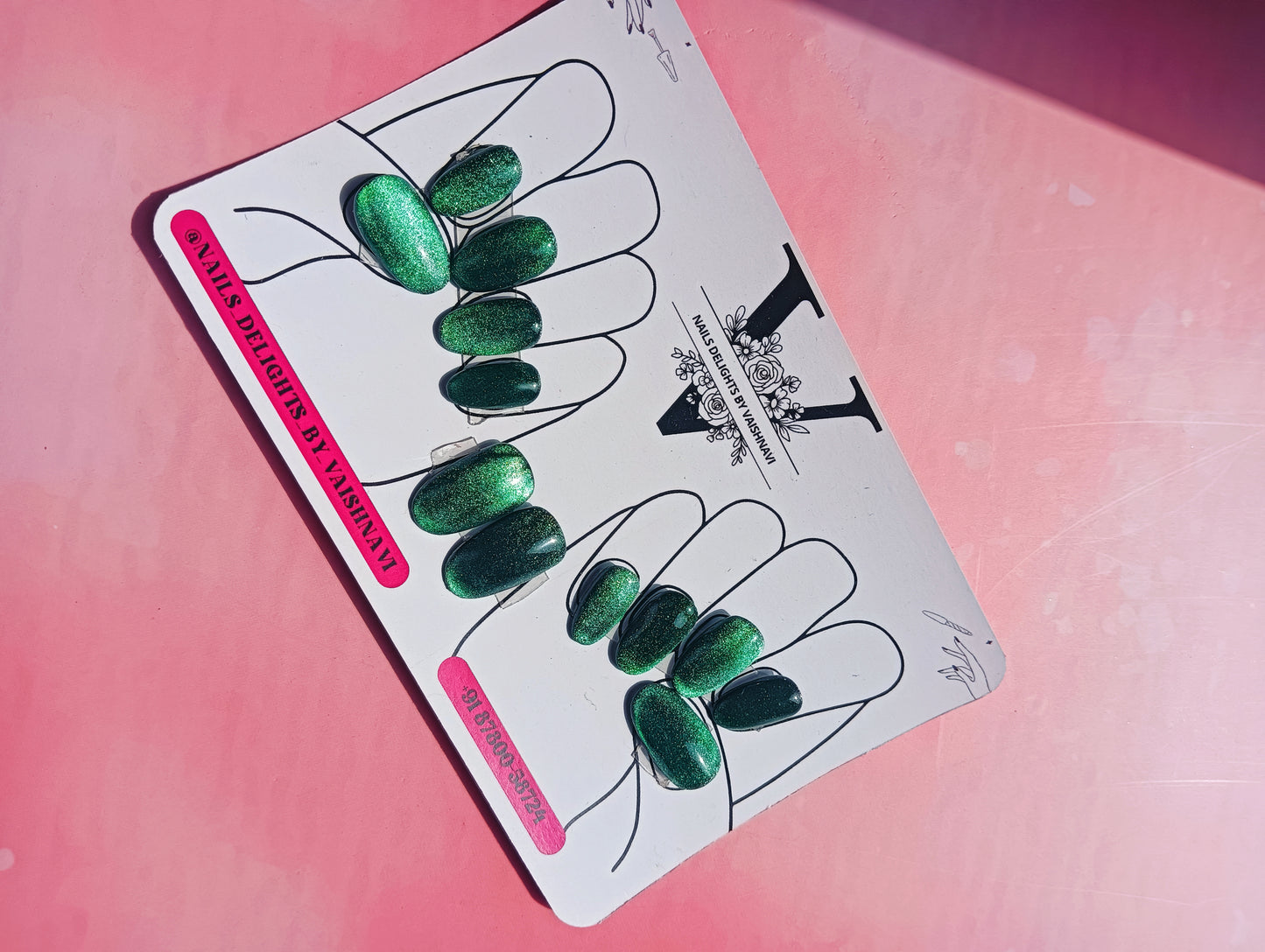 Emerald Envy Cat Eye Press-On Nail Set