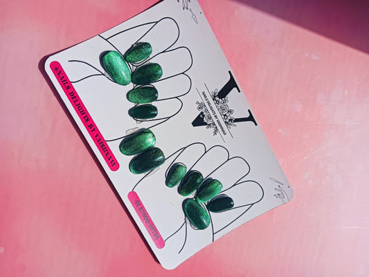 Emerald Envy Cat Eye Press-On Nail Set